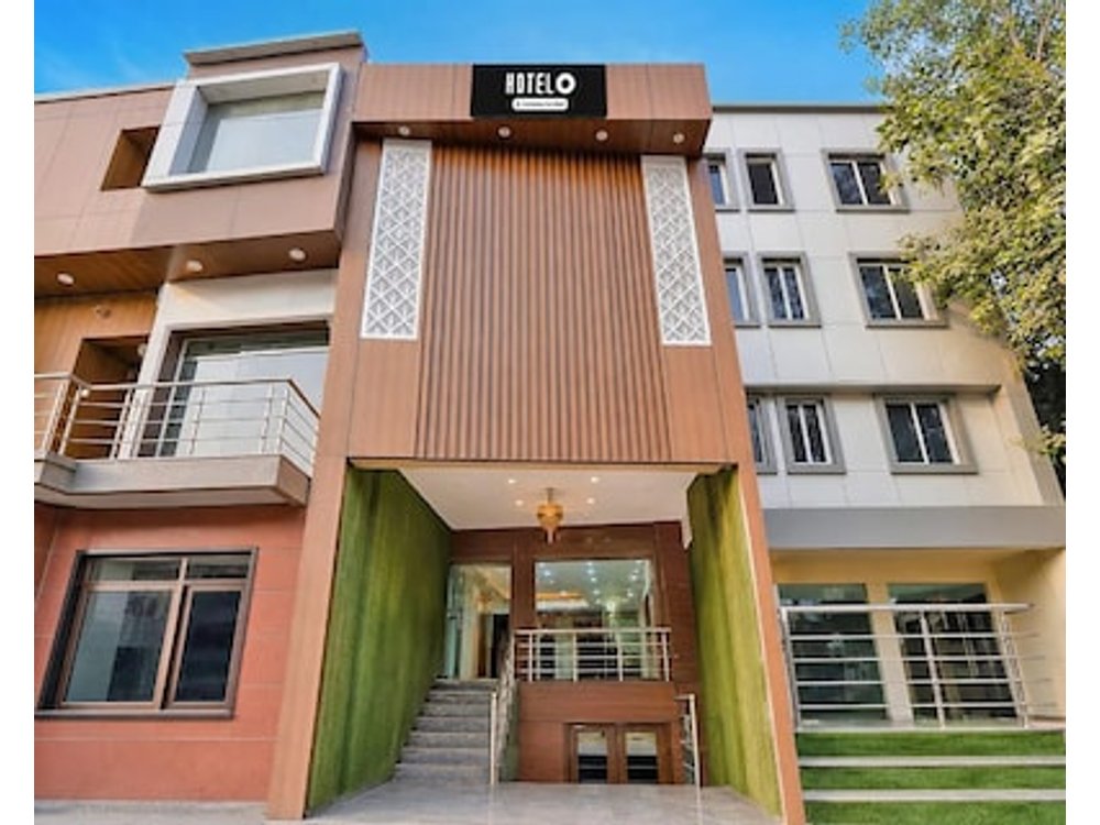 Super Hotel O Sarnath Stupa Varanasi Formerly Bollywood Guest House