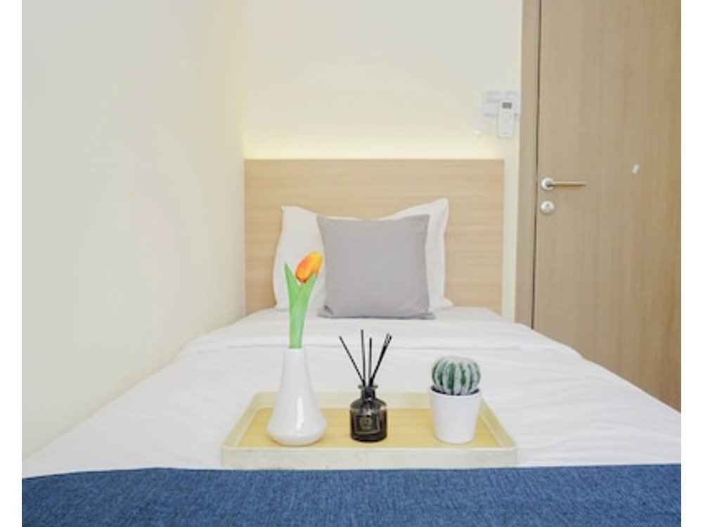 Neat 3Br For 4 Pax At Meikarta District 2 Apartment