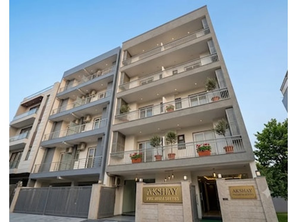 Akshay premium suites1 BHK Serviced Apartments Near Artemis Hospital Sector 52