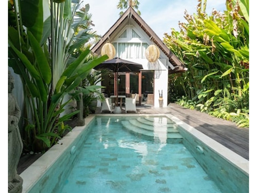 6 Bedroom / 2 Villas / 2 Pools Seminyak