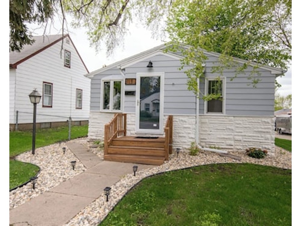 Cozy Cottage In The City With 2 Bedrooms Close To Downtown