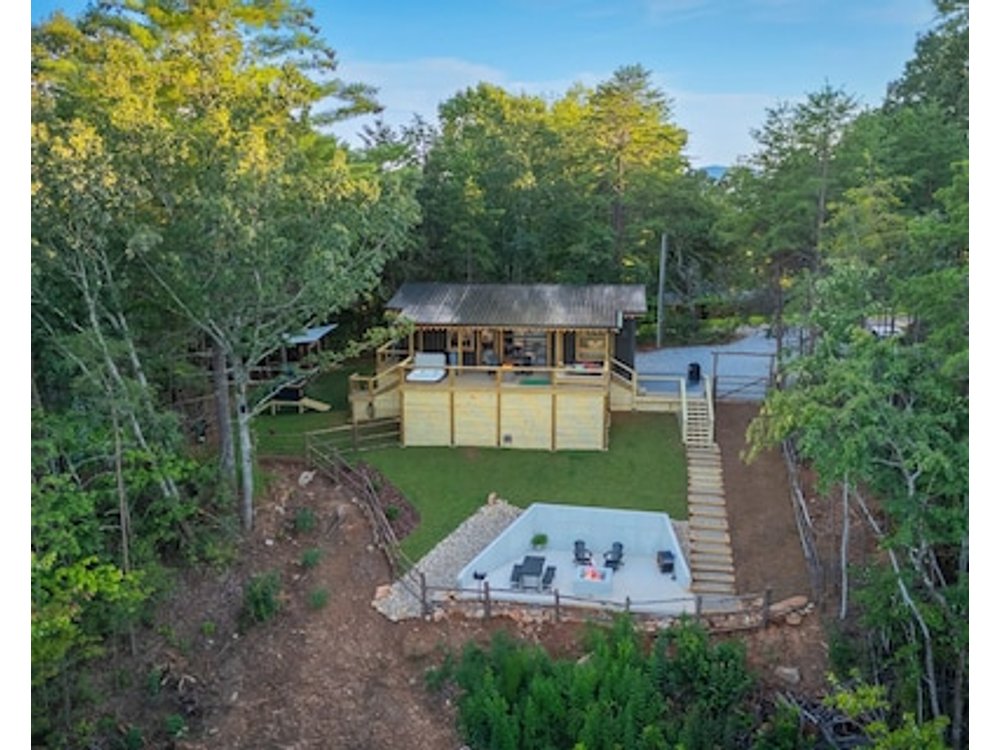 Kargohaus - One Of A Kind Shipping Container Getaway Near Helen ~ Dog Park!
