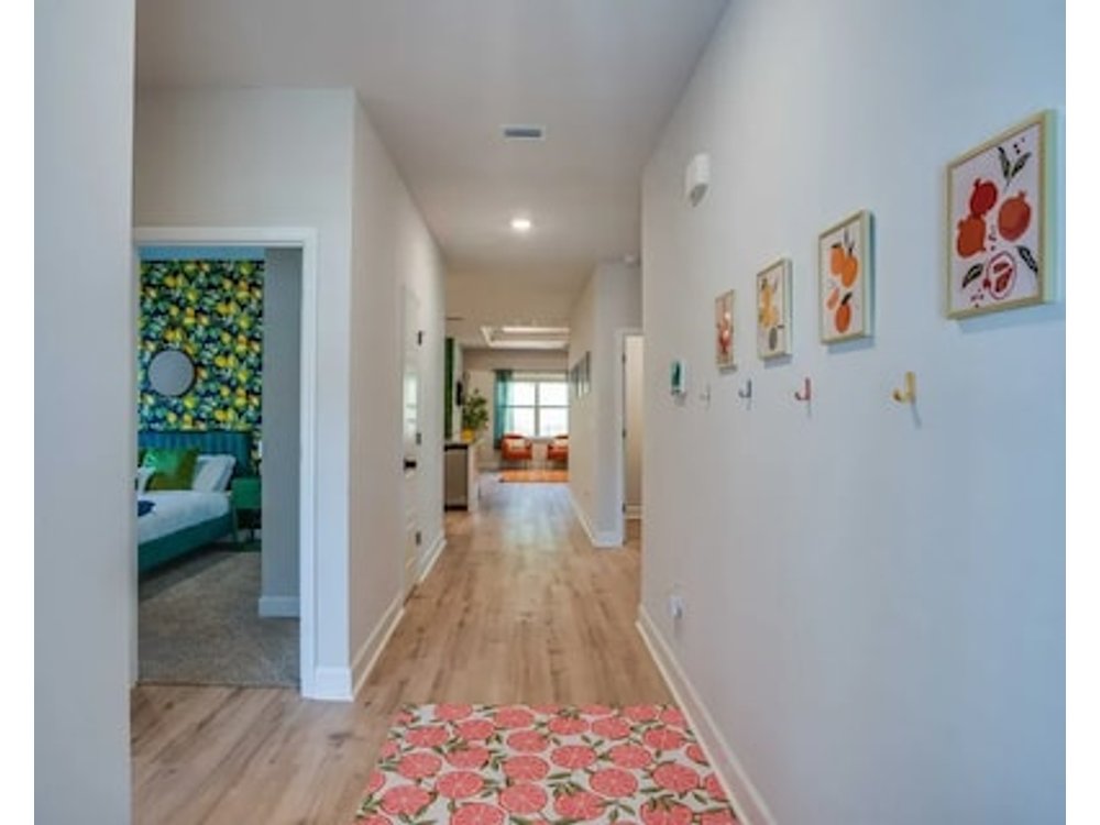 Citrus Cottage: Comfy - Hwy 10 - Peaceful Retreat