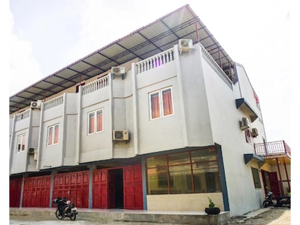 OYO 93066 D'niel Homestay Syariah