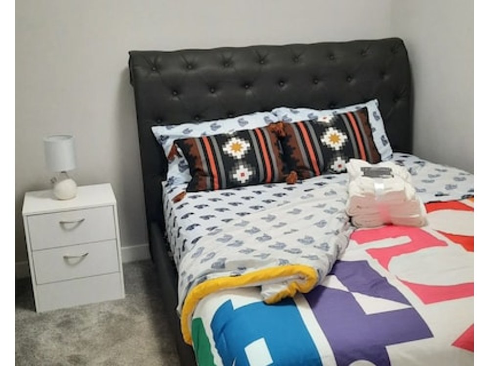 Cozy Basement Suite /15 Minutes Away From Edmonton International Airport
