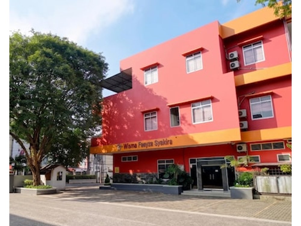OYO 95237 Wisma Faeyza Syakira Syariah