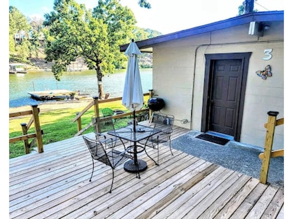 #03 - Fantastic Lakeside Studio Cottage- Pet Friendly
