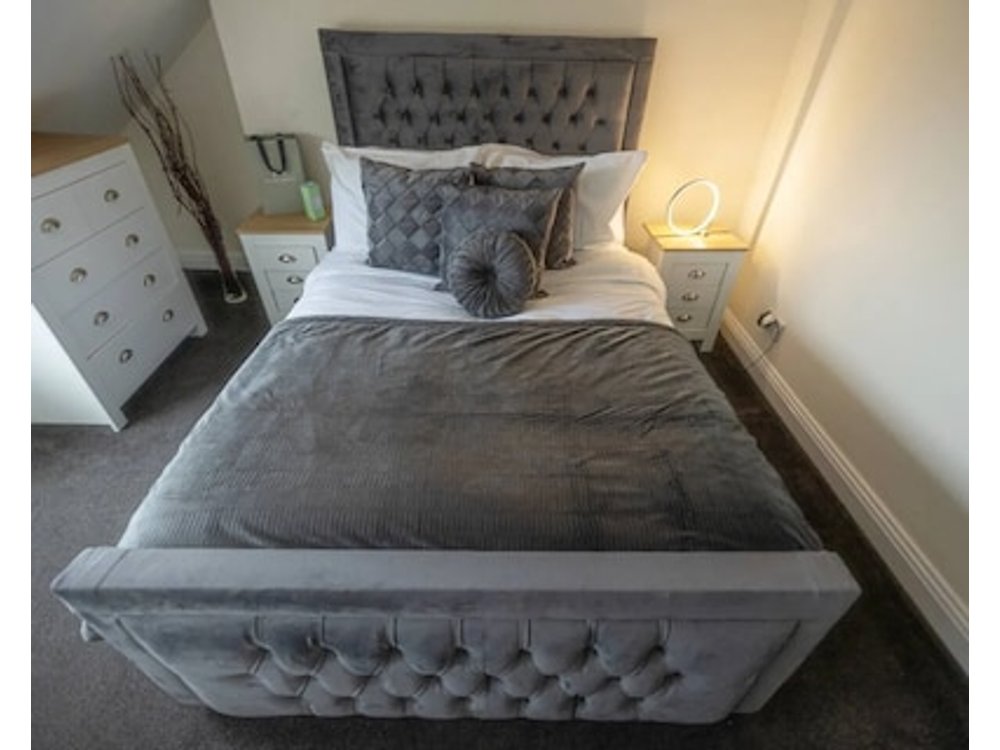 The Beach House - 3 Bedroom Coastal Escape in South Shields.