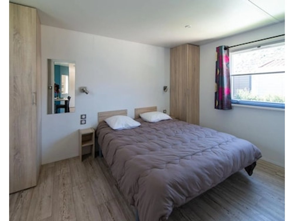 Accessible Mobile Home with Terrace in Saint-Rome-de-Tarn