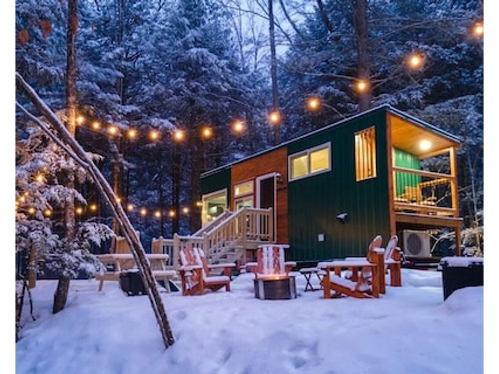 Luxury Tiny Home Getaway- Iris Home