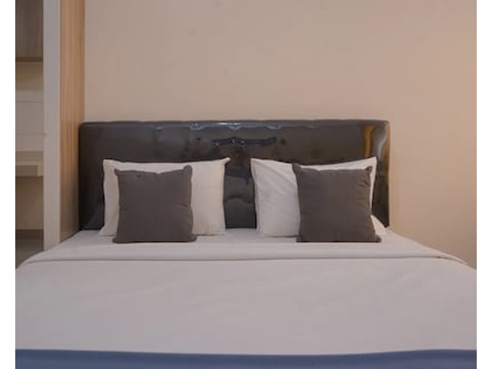 Convenient Studio Apartment At B Residence