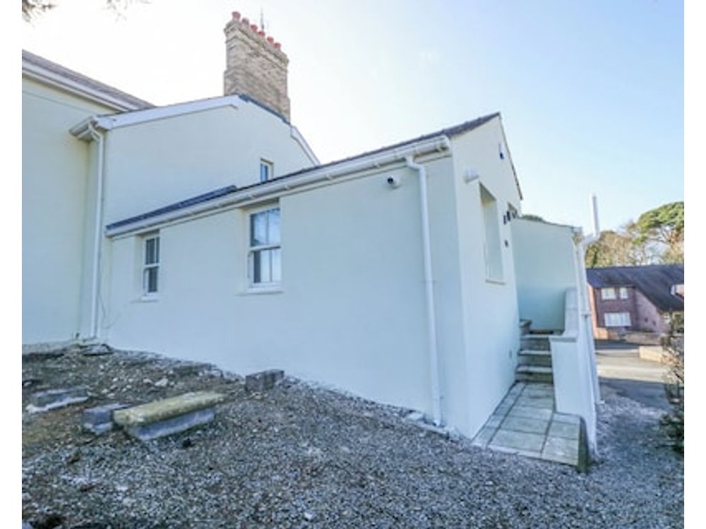 Fir Grove Pet Friendly Character Holiday Cottage In Menai Bridge