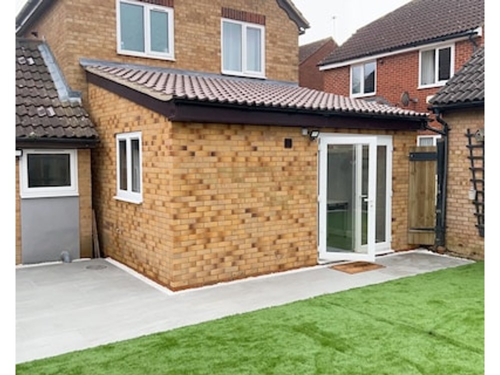 Cosy 4 bedroom holiday let Stevenage 22mins from London on the train