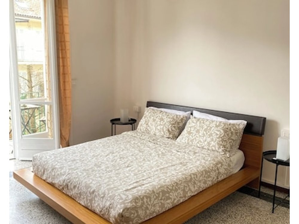 Apartment In Alba With Free Parking. Sleeps 7. Self Check-in