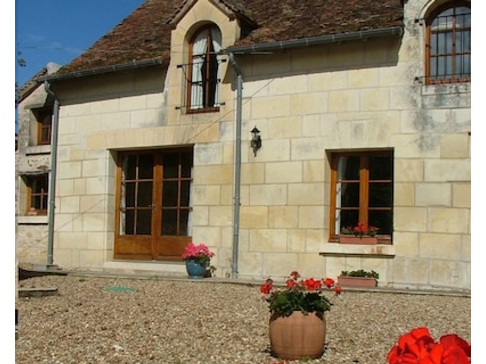 Charming 2 bed self-catering cottage with heated pool & panoramic views.