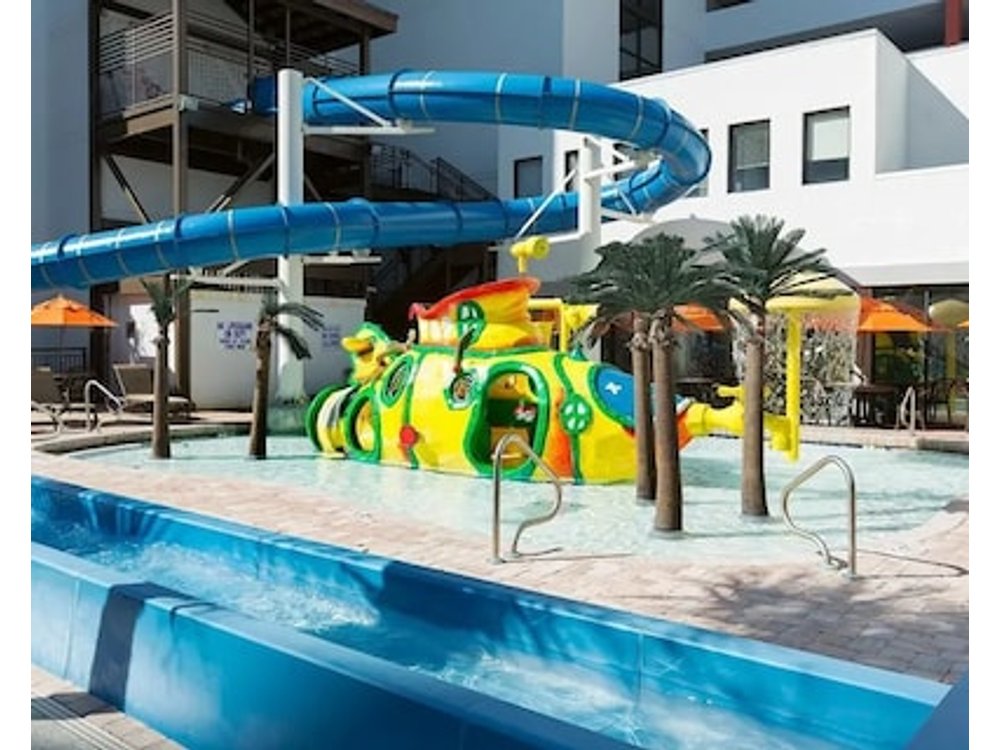 · Resort View Efficiency - Your Comfortable Getaway