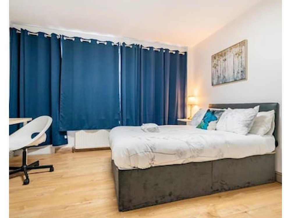 Double Bed Room in Flat near Birmingham City Centre