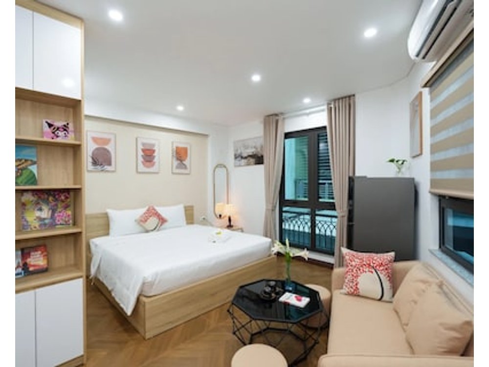 Fusion Westlake - Balcony & Natural Light - Modern Apartments