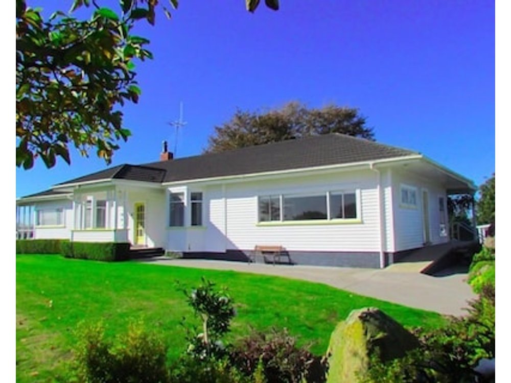 Karapiro Family Cottage 1 Of 3 In A Country Garden Bordering A Native Reserve