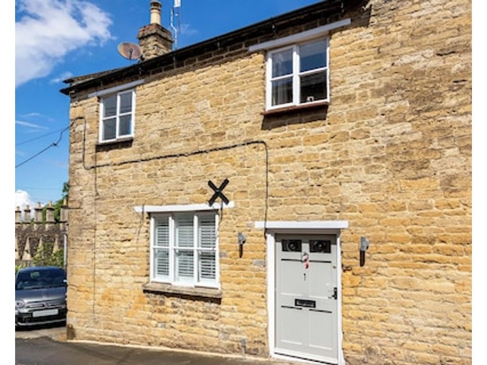 Windsor Cottage - Bolthole in the heart of CN!