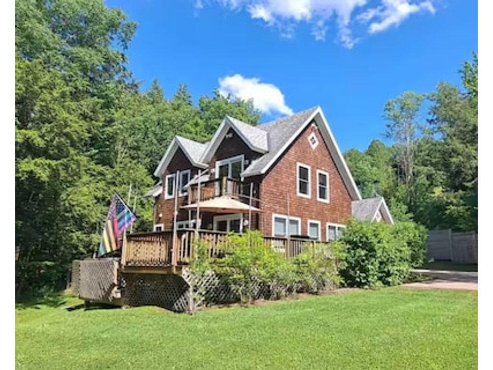 Stowe Cozy Getaway - Hot Tub Mt views & min. to Village & Ski