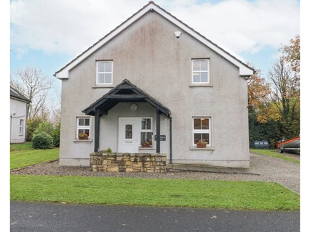 Gooseberry Cottage Pet Friendly In Lisnaskea County Fermanagh