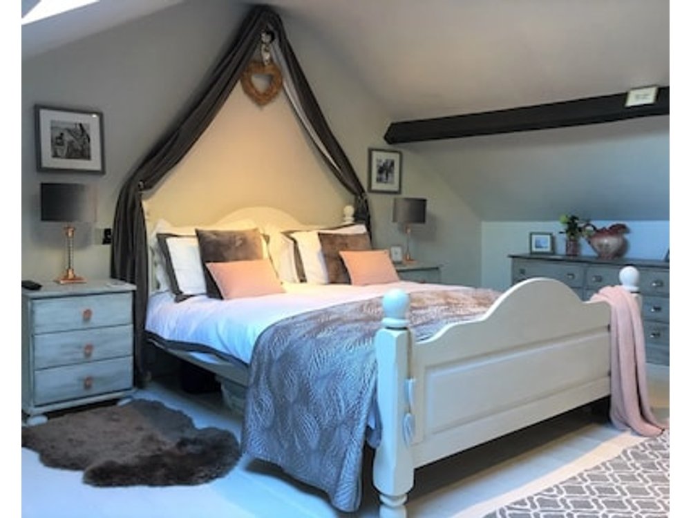 Charming 18th Century Fishermans Cottage In Scarboroughs Old Town
