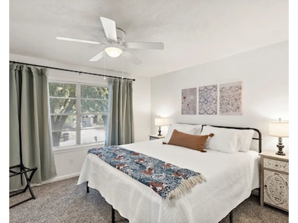 Century Oaks Trio - Easy Walk To Campus From From Your Historic District Getaway