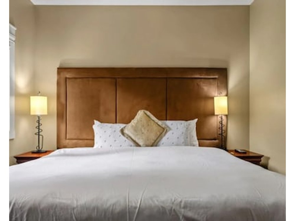 Canmore Rockies Getaway| 2BR + Resort Amenities