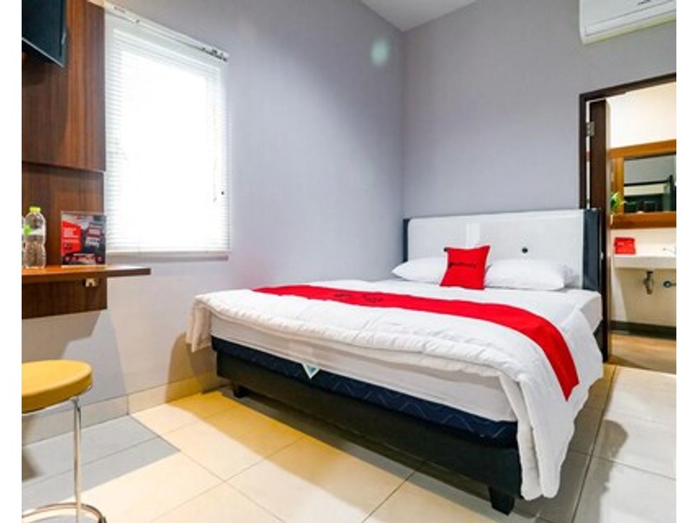 RedDoorz near Kebon Jeruk Jakarta