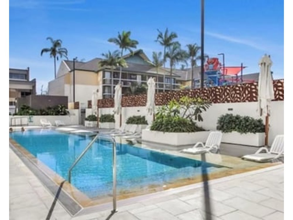 Modern 1-bedroom Apartment In Central Gold Coast