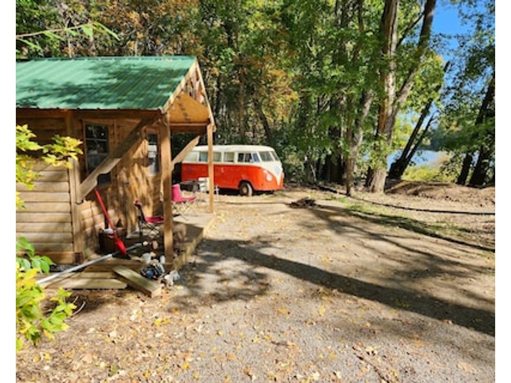 Waterfront Cottage - Free Kayaks - Long Term Stays - Hot Tub - Secluded - Pets