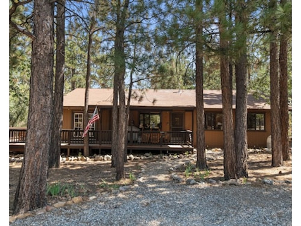 Grizzlys Getaway - Spacious Mountain Home With A Huge Yard Wifi! Perfect For Family Gatherings!