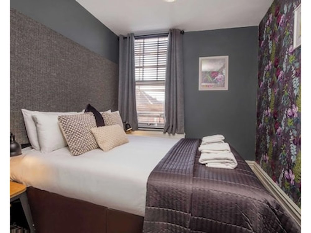 Deluxe Two Bedroom Apartment For 5 People In York