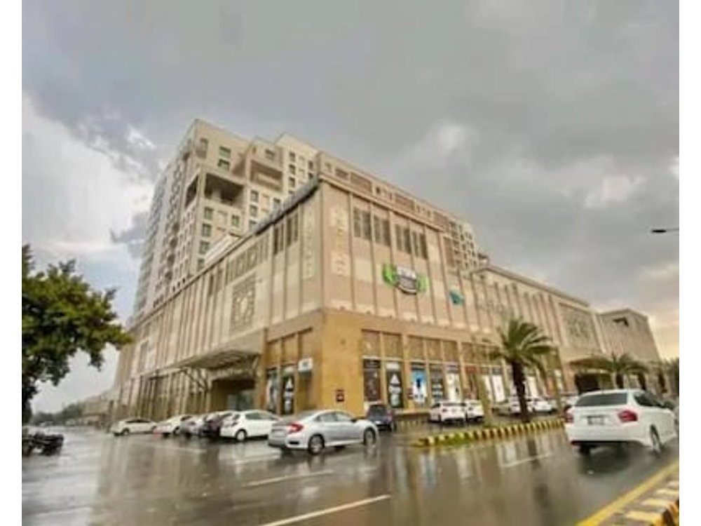 Studio Apartment In Gold Crest Mall - Dha Lahore