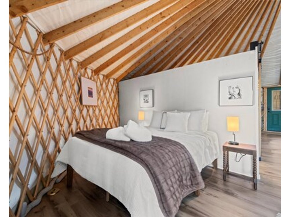 Luxury Yurt in Bryson City close to Best Hiking in Smoky Mountains