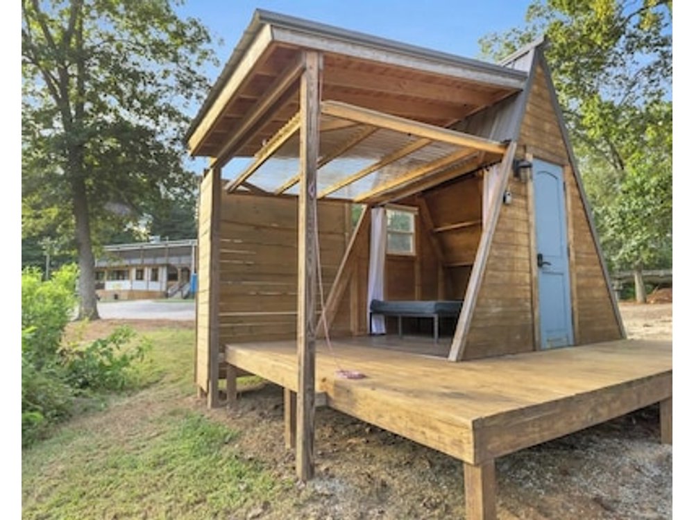 A-Frame Camping Pod W/ Bath House 6 min to DT