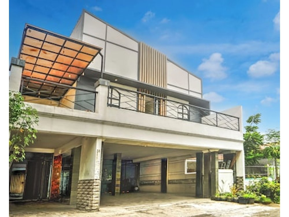 Hotel O near Ciputra World Surabaya formerly Darmo Residence
