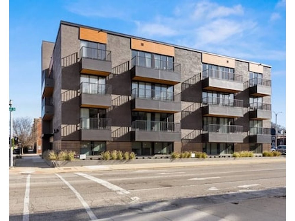 Modern 2 Bed in the Heart of Downtown Bloomington