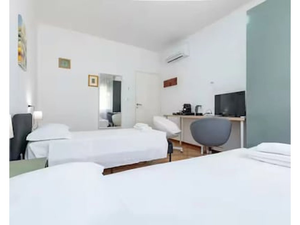 Private room in Mestre with direct bus to Venice