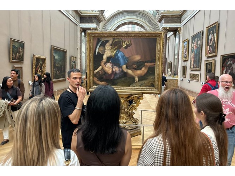Paris: Skip the Line Louvre Museum Semi Private Tour
