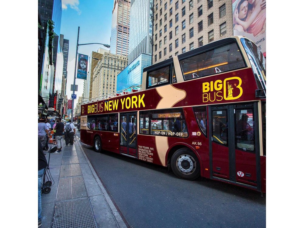 New York: Hop-On Hop-Off Sightseeing Tour by Open-top Bus