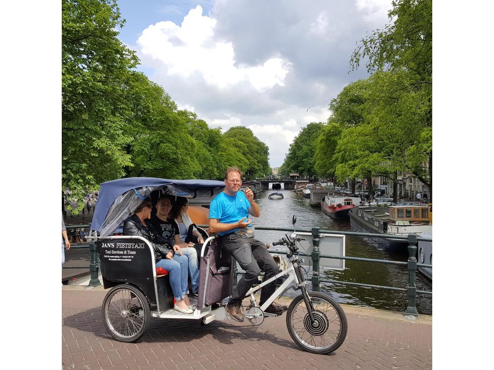 1,5 hours Amsterdam Rickshaw Tour