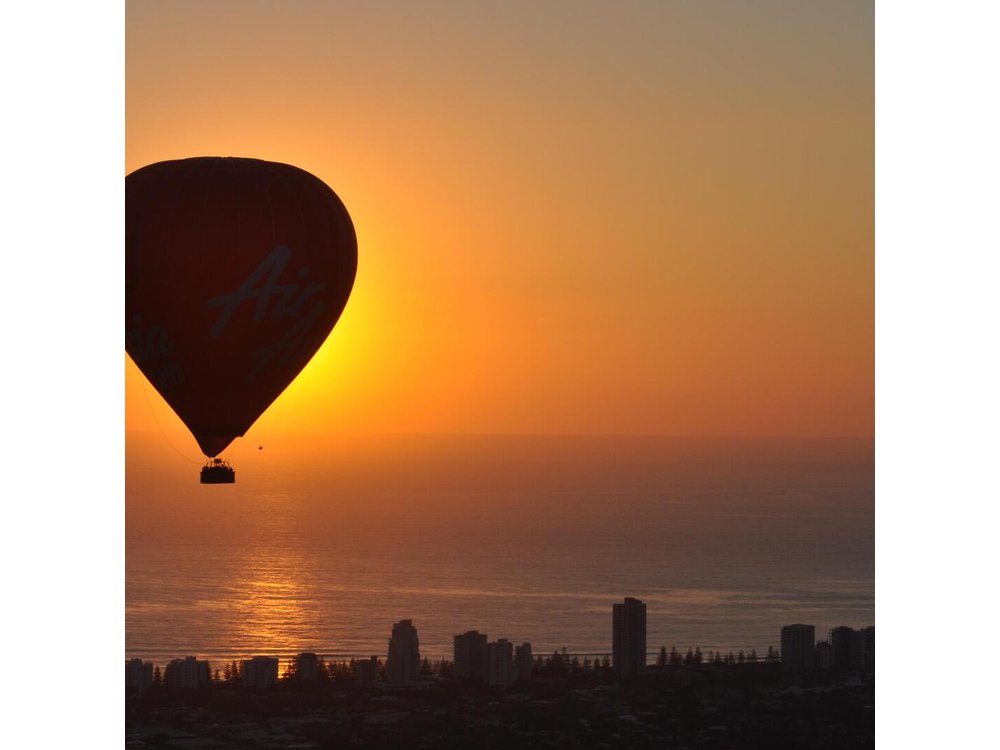 Gold Coast Hot Air Balloon with 5 Star Champagne Buffet Breakfast