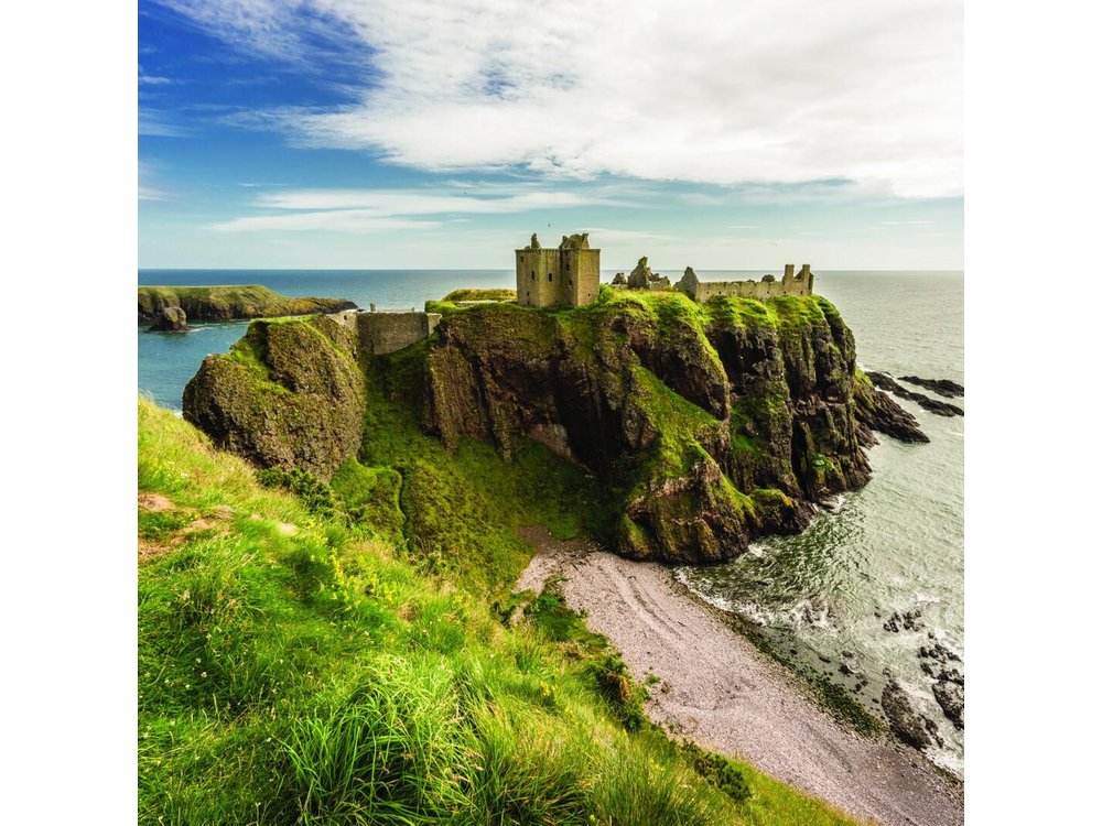 Dunnottar Castle and Royal Deeside Small-Group Tour from Aberdeen