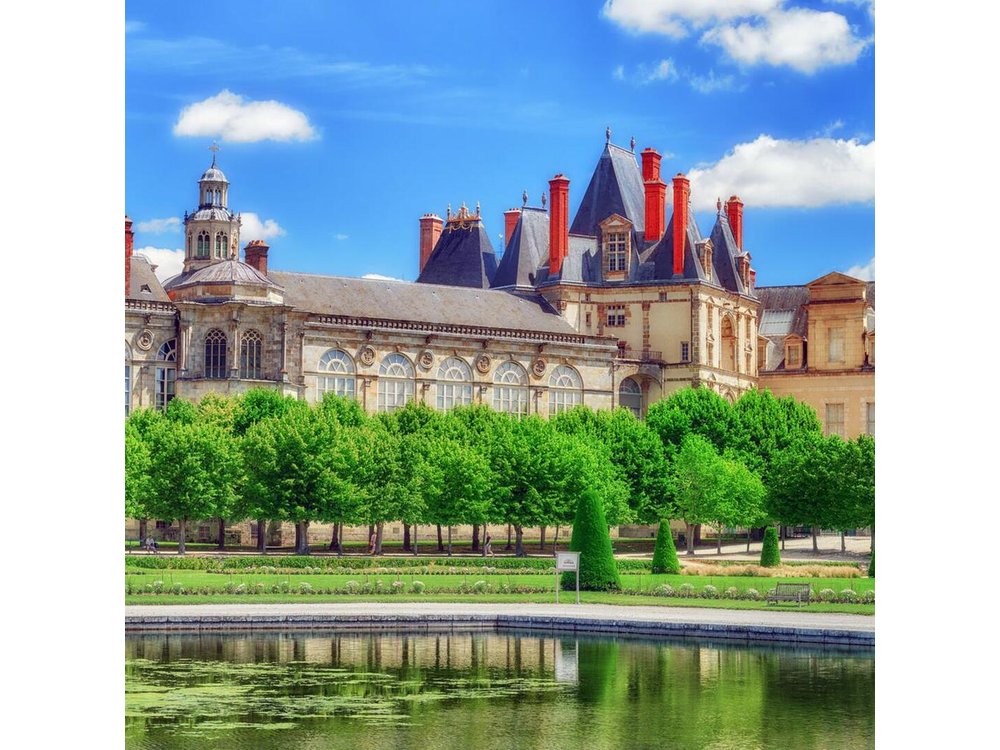 Fontainebleau Day Trip from Paris with a Local: Private & Personalized
