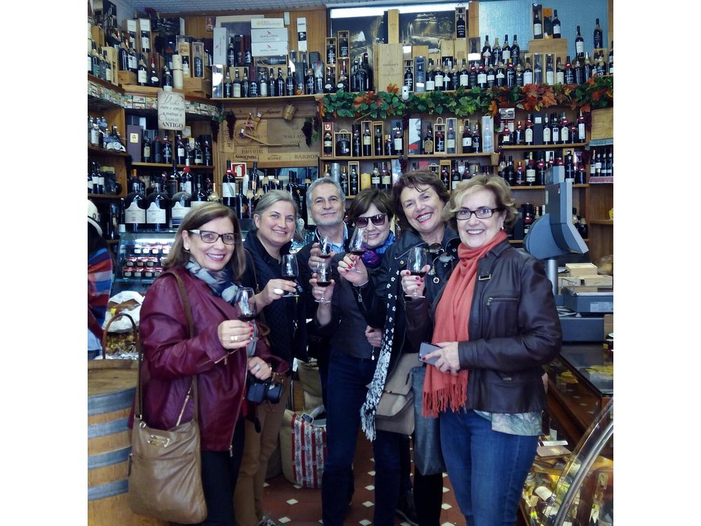 Porto Private Food & Wine Walking Tour with Market & Tastings