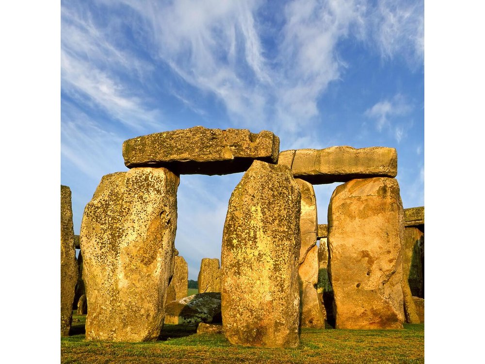 Small Group Cotswolds Village, Stonehenge and Bath Tour from London