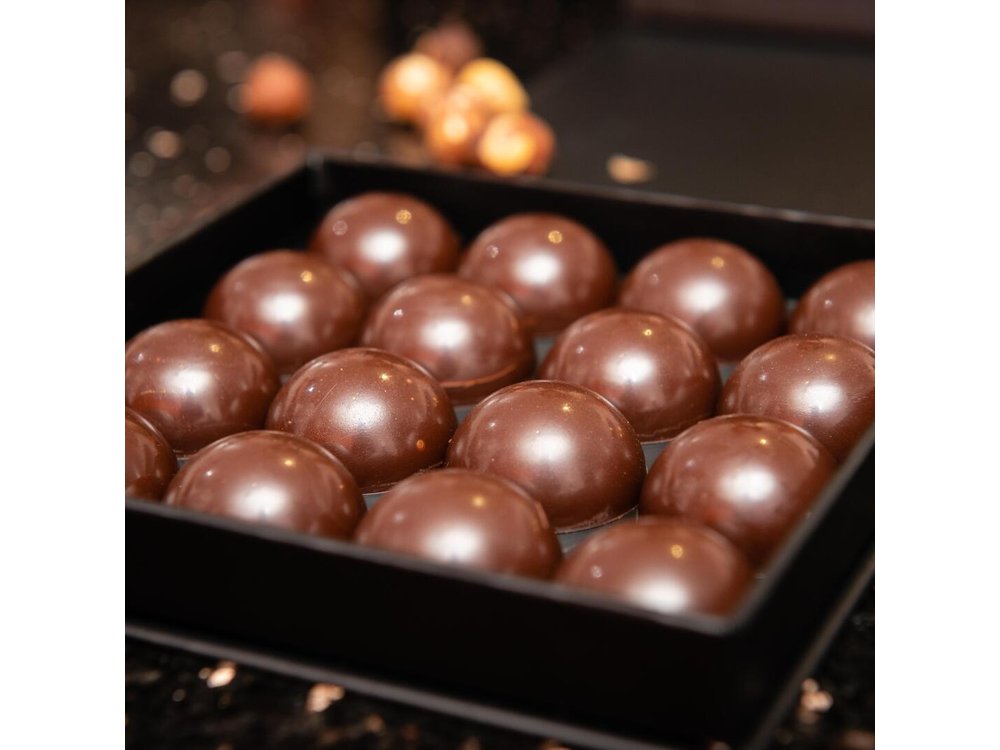 Molded Bonbons Chocolate making class in Paris (collective)