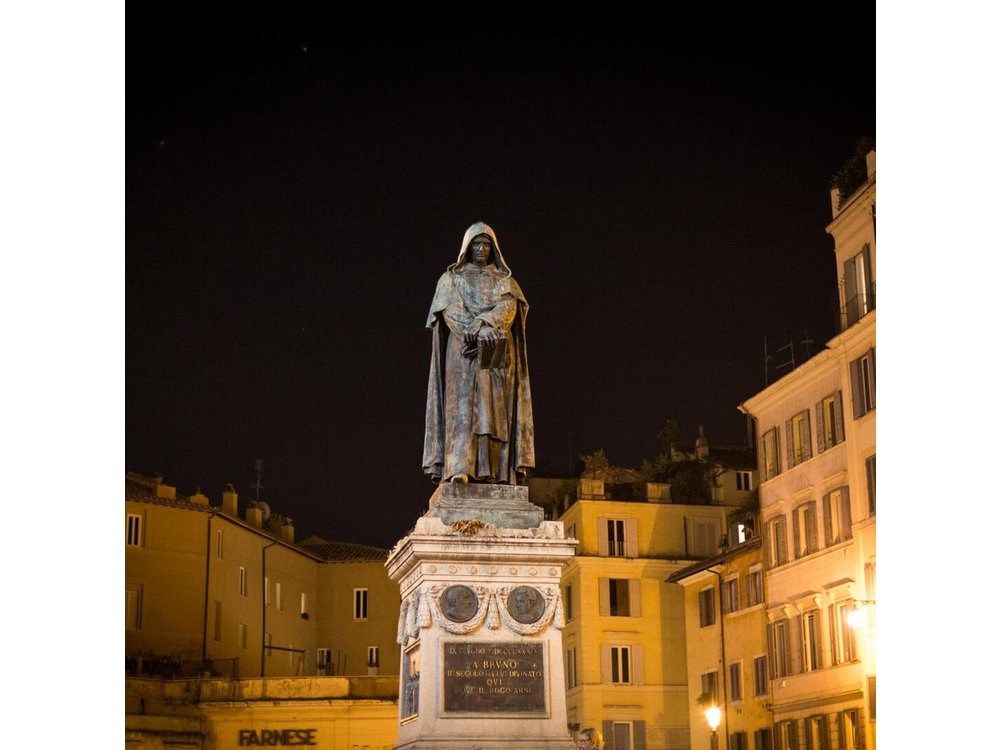 Rome by Night Walking Tour - Legends & Criminal Stories